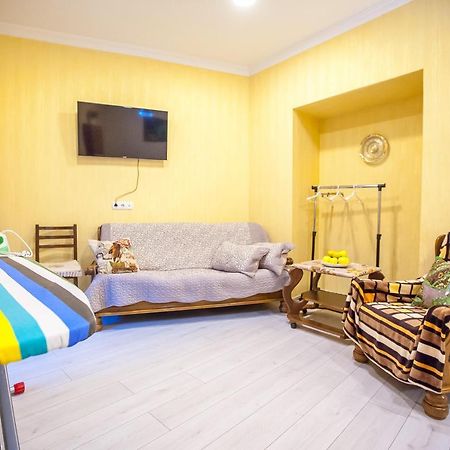 טביליסי Guest House Happy Holidays מראה חיצוני תמונה