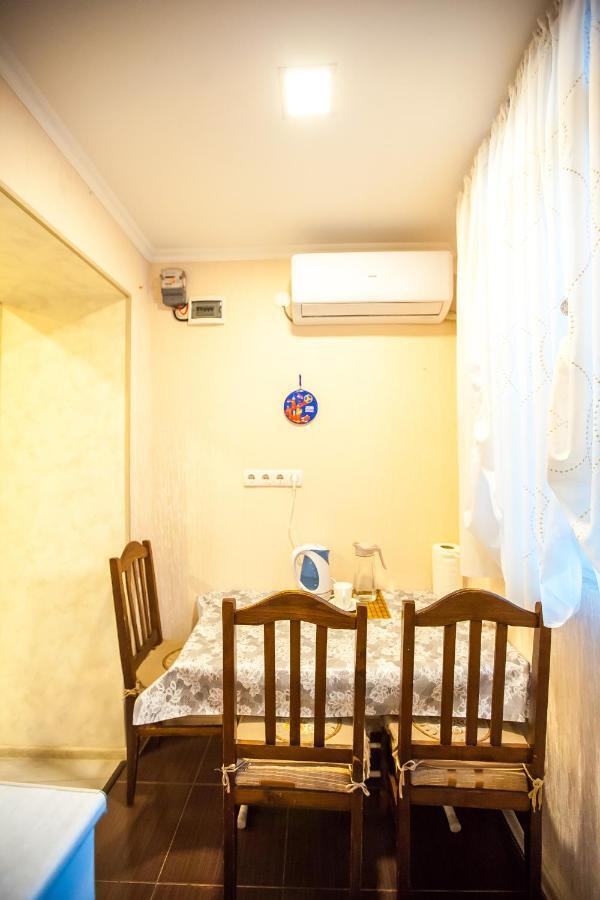 טביליסי Guest House Happy Holidays מראה חיצוני תמונה