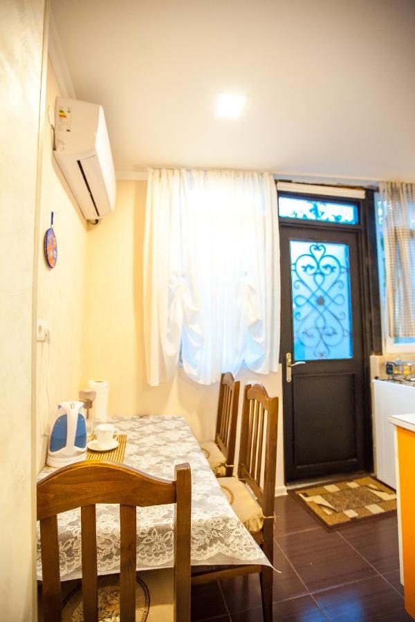 טביליסי Guest House Happy Holidays מראה חיצוני תמונה