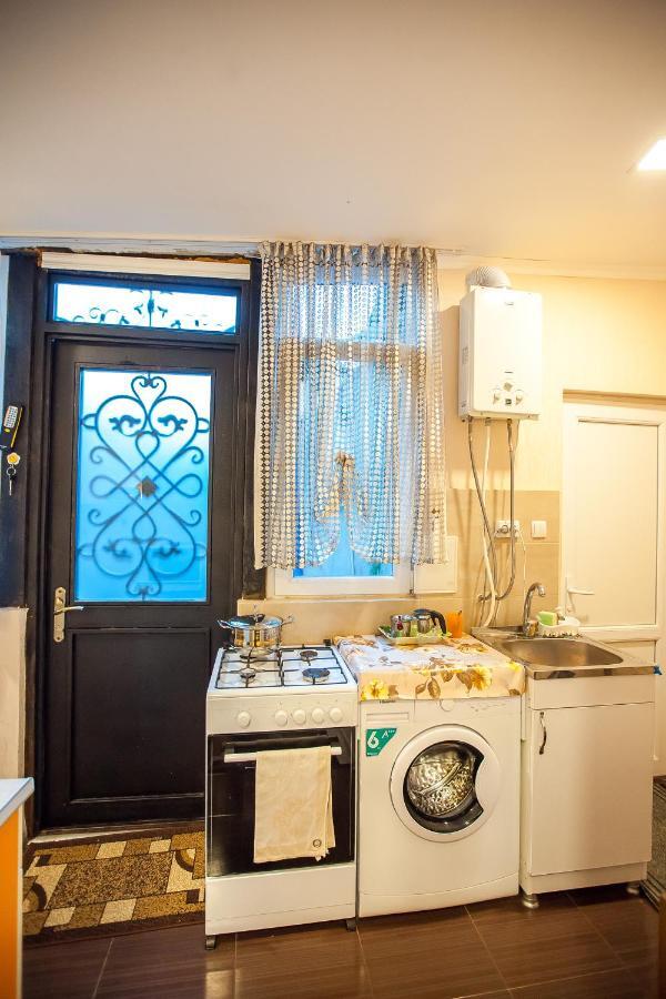 טביליסי Guest House Happy Holidays מראה חיצוני תמונה